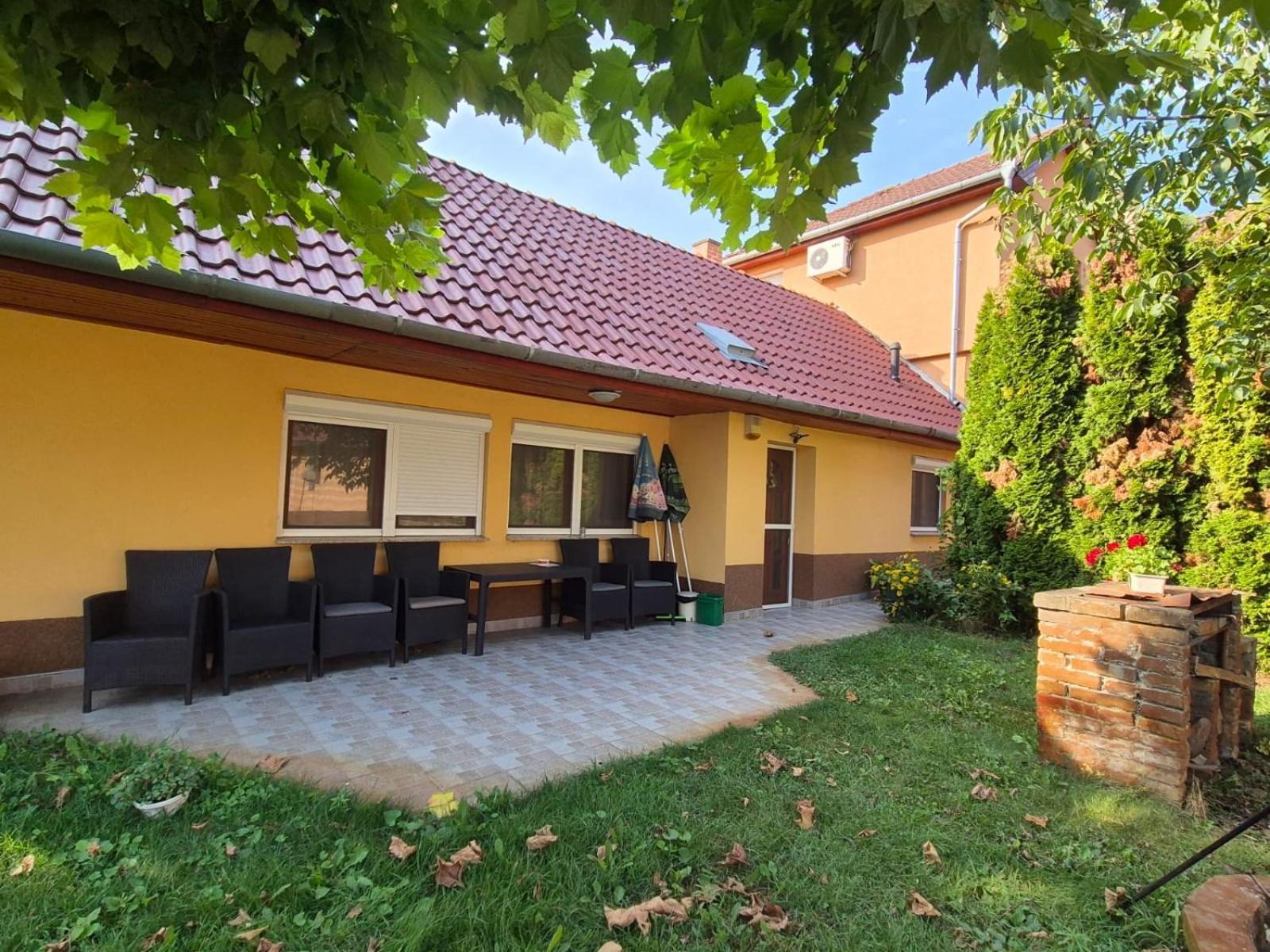 Szahara Vendeghaz Apartment Kerekegyhaza Exterior photo